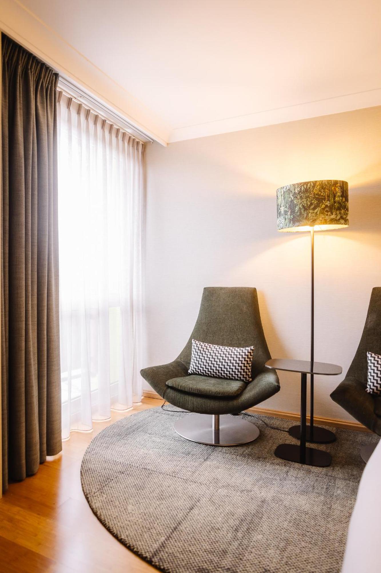 Holiday Inn Hotel Brussels Airport By Ihg Diegem Bagian luar foto